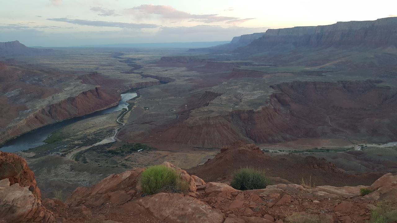 Lake Powell Canyon Inn ページ エクステリア 写真