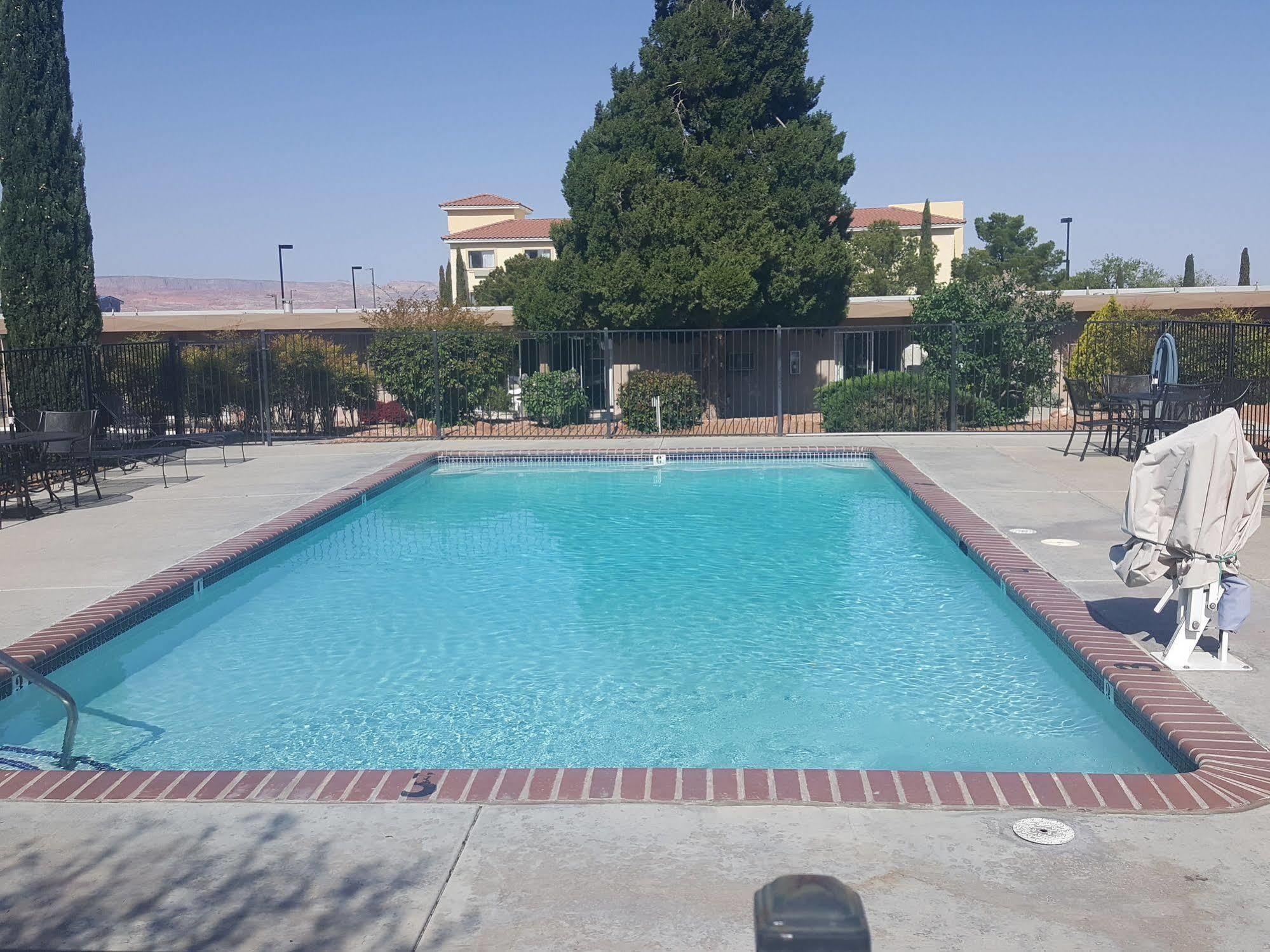 Lake Powell Canyon Inn ページ エクステリア 写真
